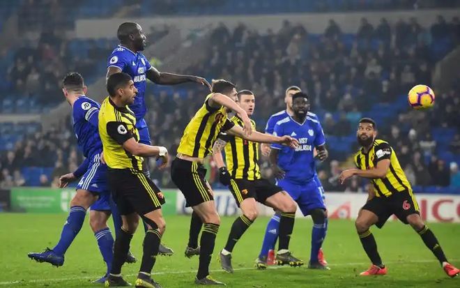 热刺客场击败伯恩利，逆转胜利庆祝